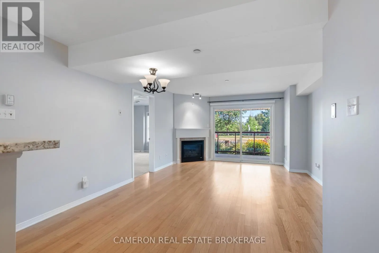 102 - 341 WATER STREET W
