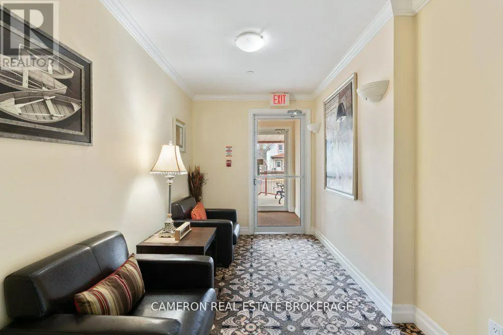 102 - 341 WATER STREET W