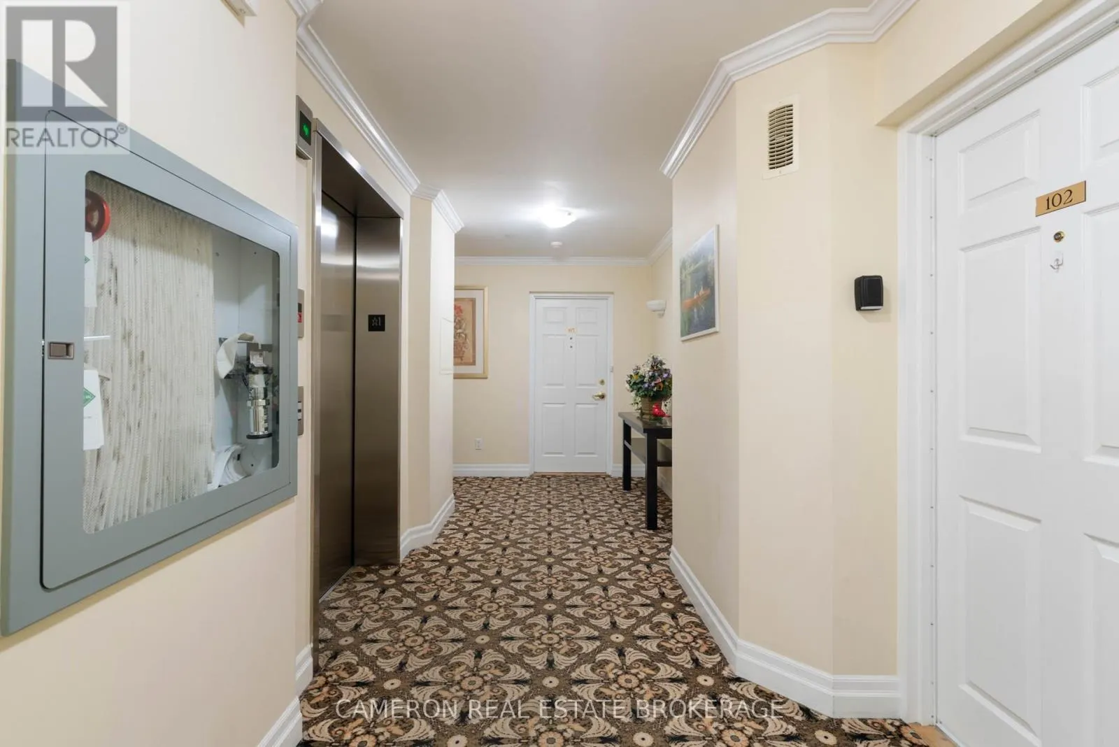 102 - 341 WATER STREET W