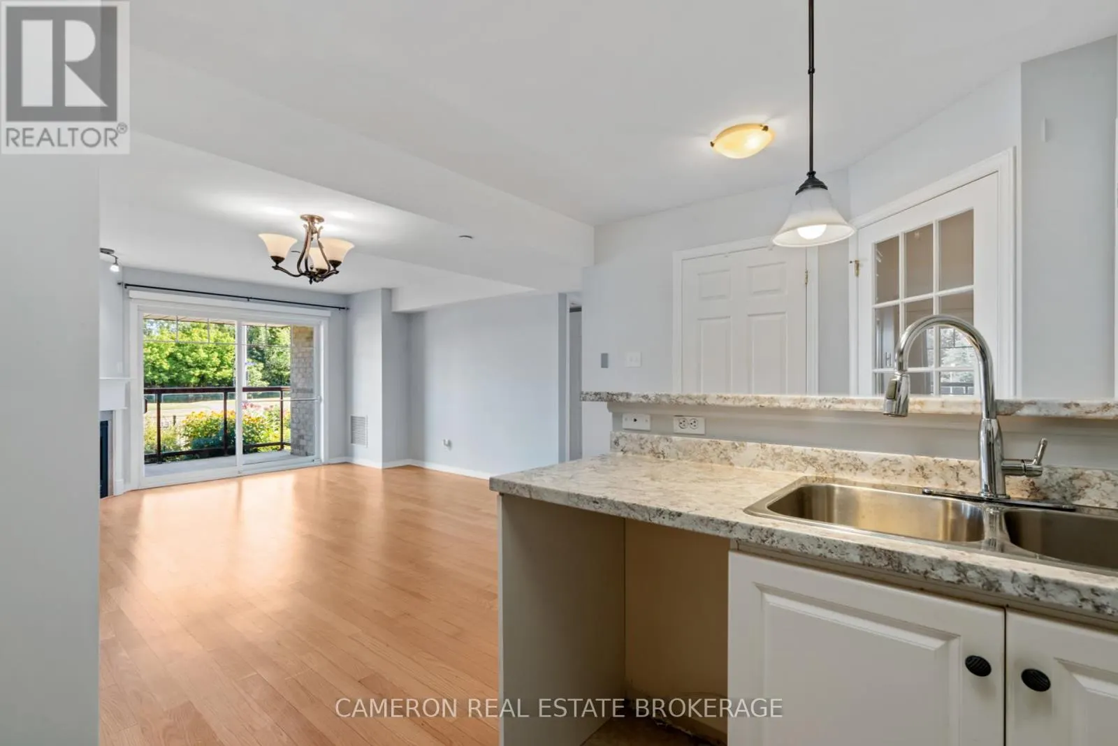 102 - 341 WATER STREET W