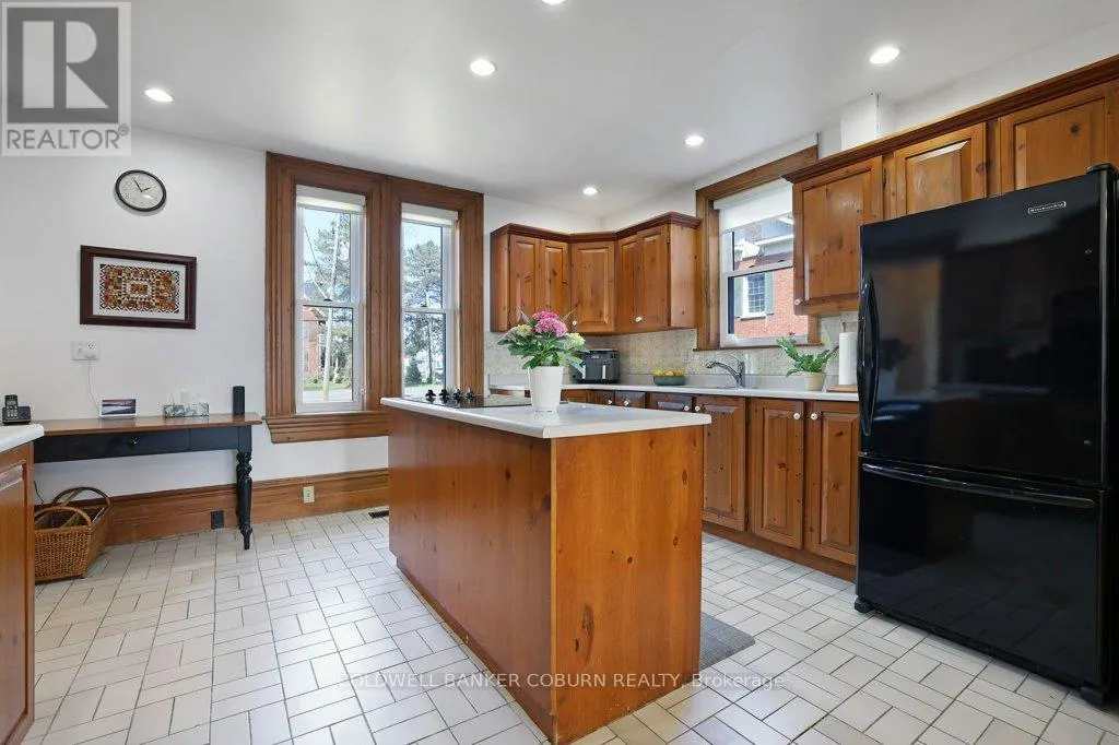 81 LAKESHORE DRIVE