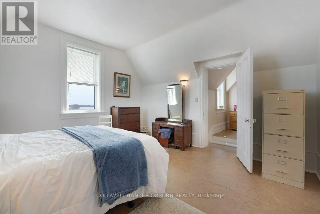 81 LAKESHORE DRIVE