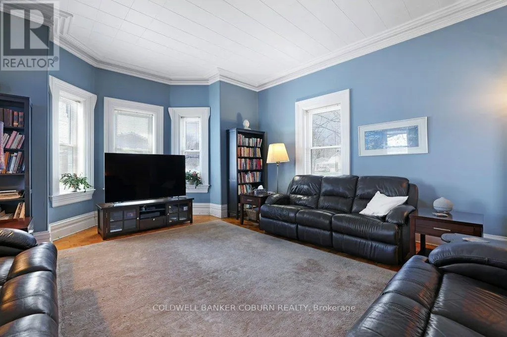 81 LAKESHORE DRIVE