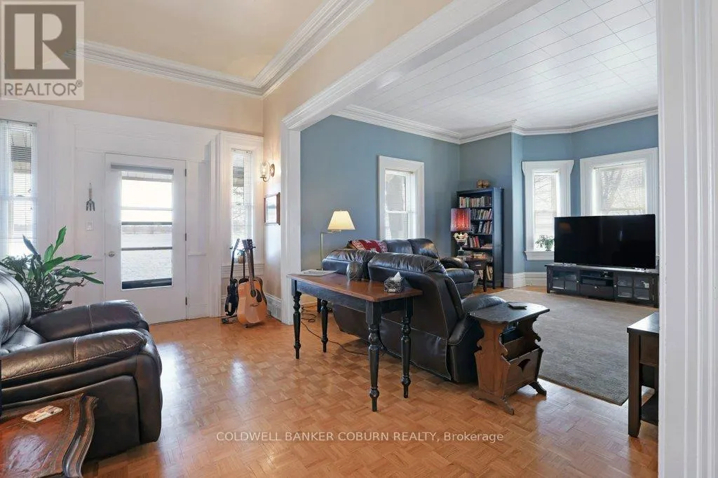 81 LAKESHORE DRIVE