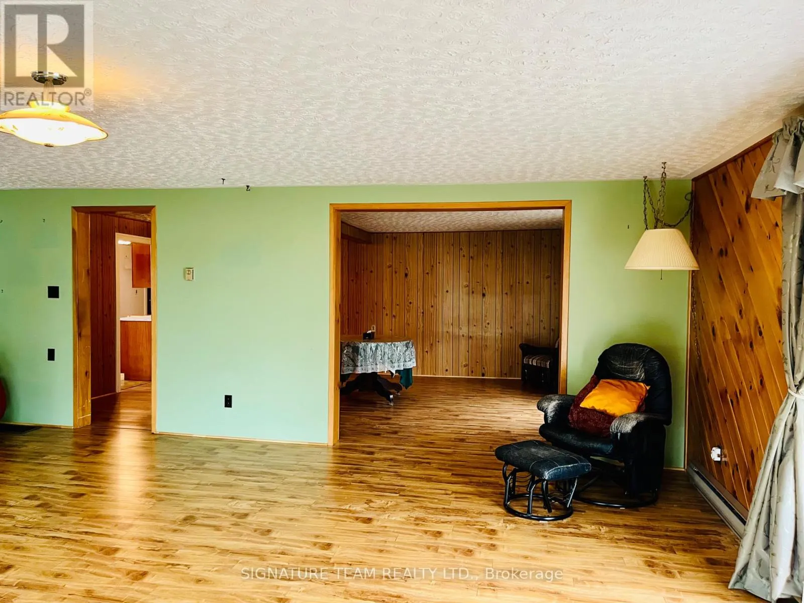 292 BONNECHERE STREET W
