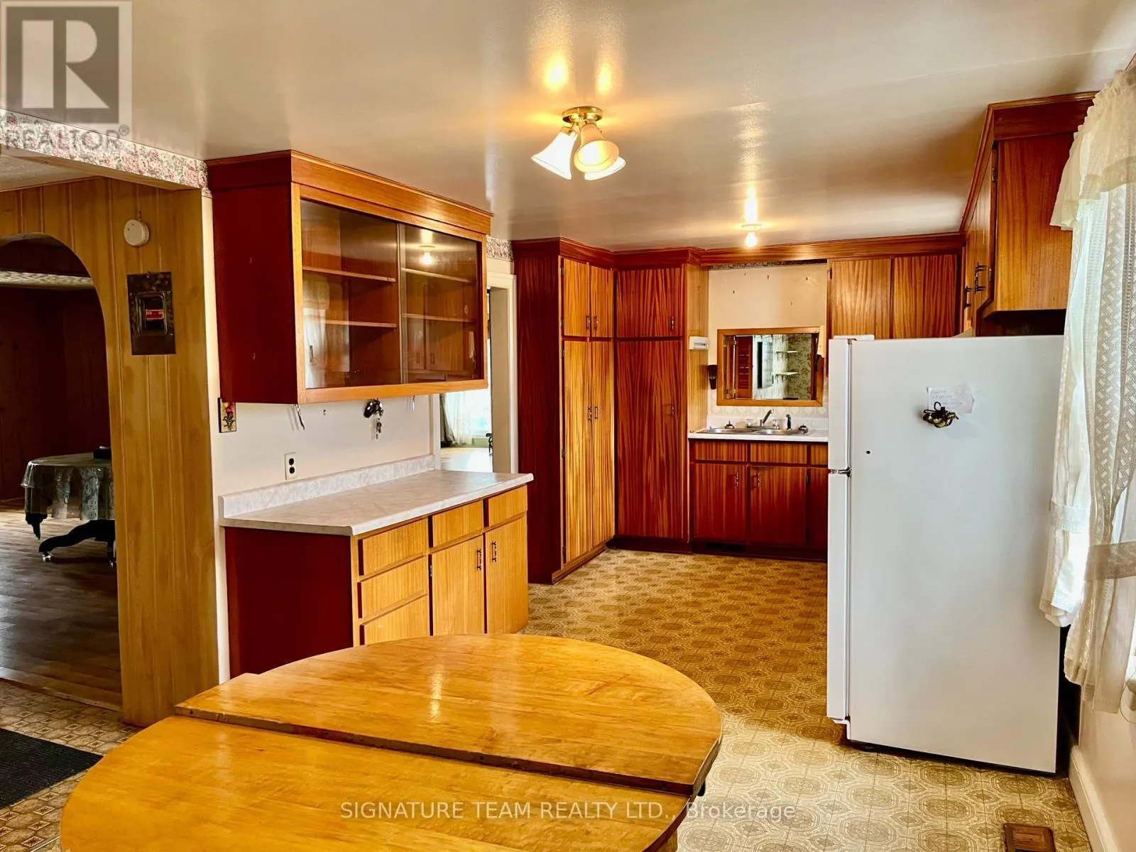 292 BONNECHERE STREET W