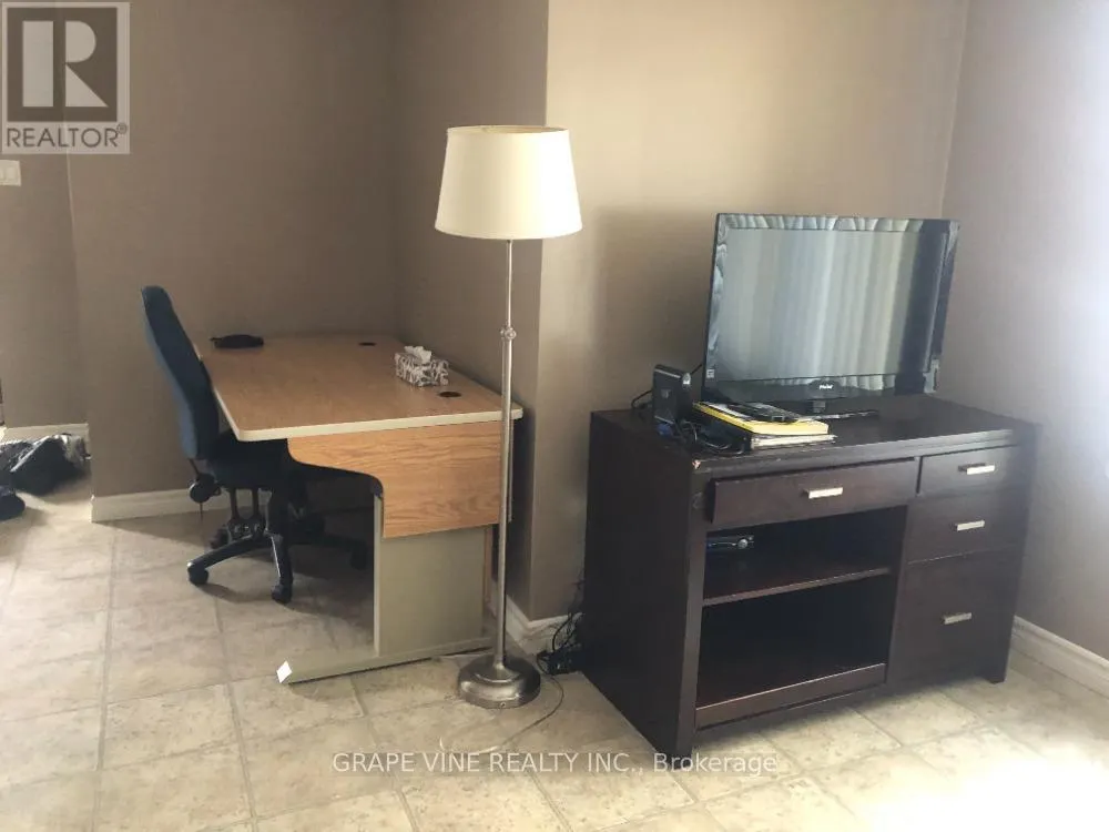 37 CLOVERLOFT COURT