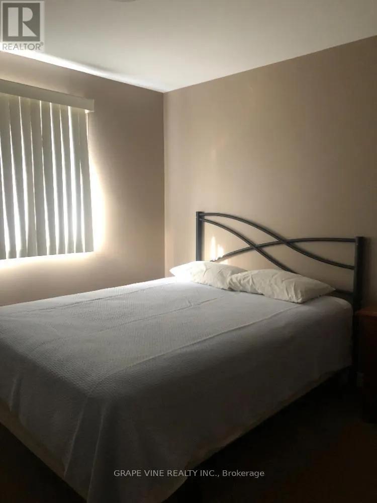 37 CLOVERLOFT COURT