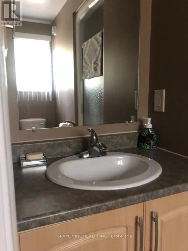 37 CLOVERLOFT COURT