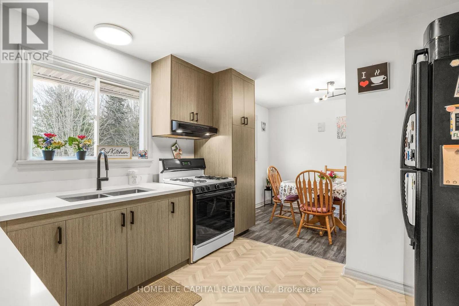 43 A NORWAY SPRUCE STREET