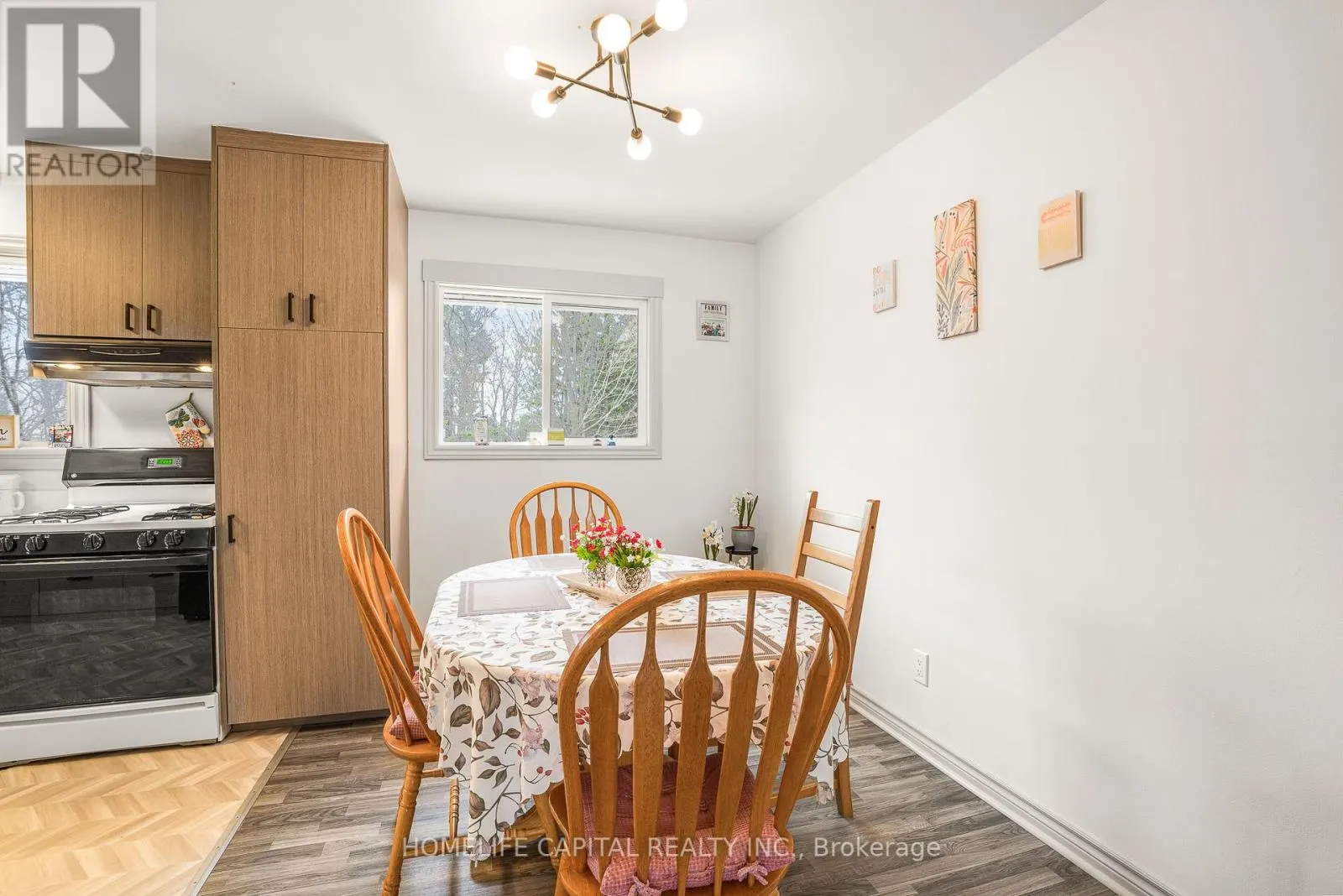 43 A NORWAY SPRUCE STREET