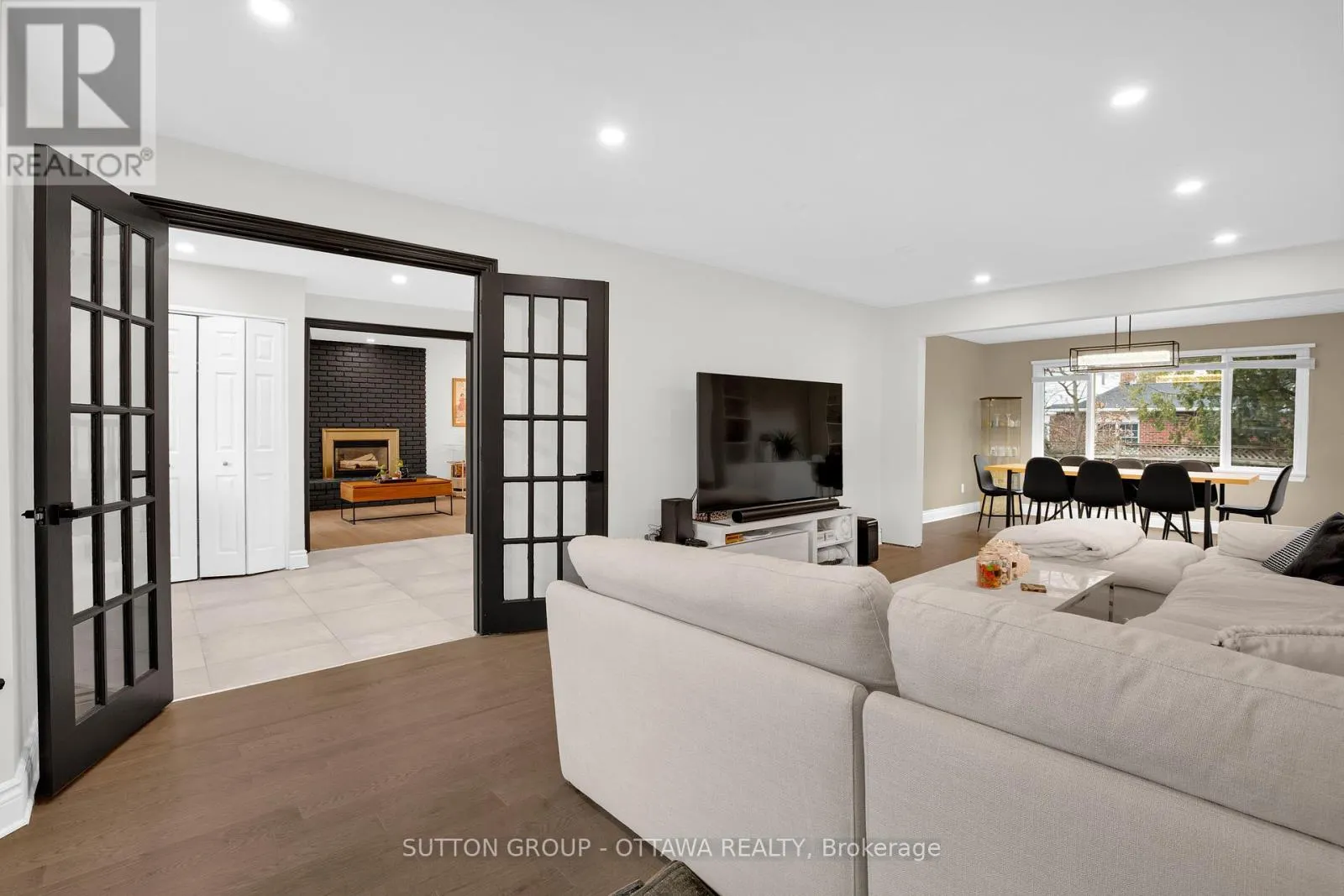 13 WEATHERWOOD CRESCENT