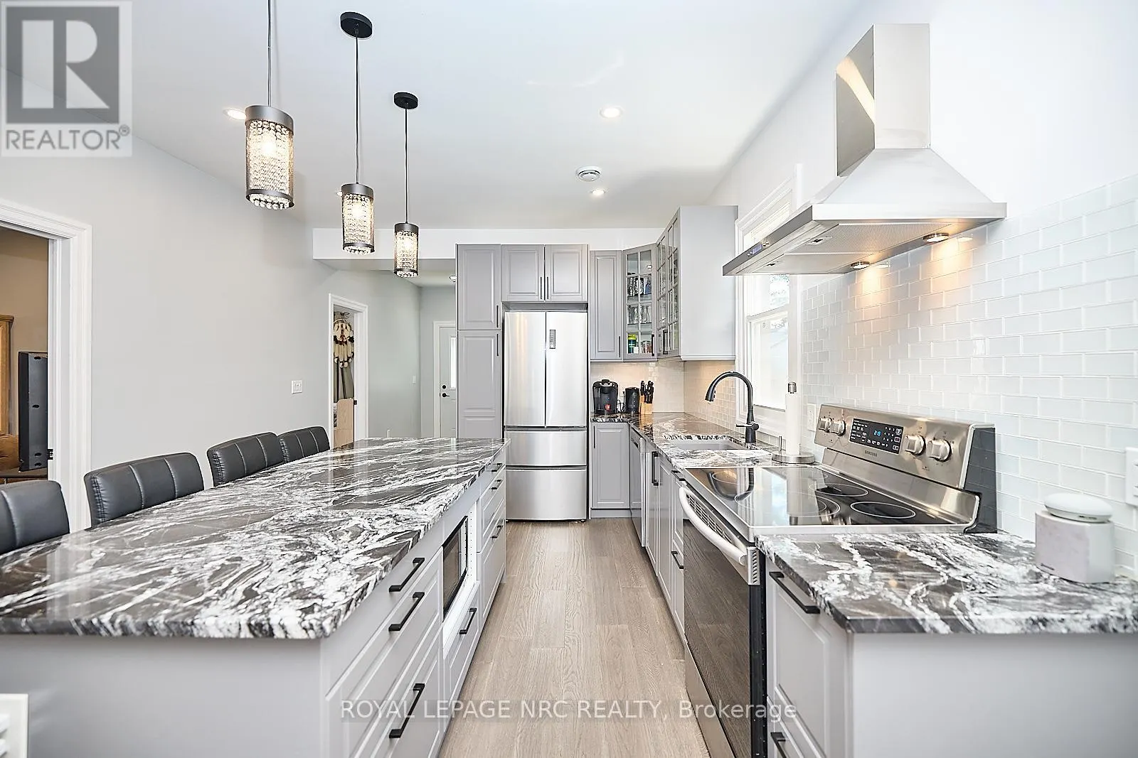2 FAIRBURN AVENUE