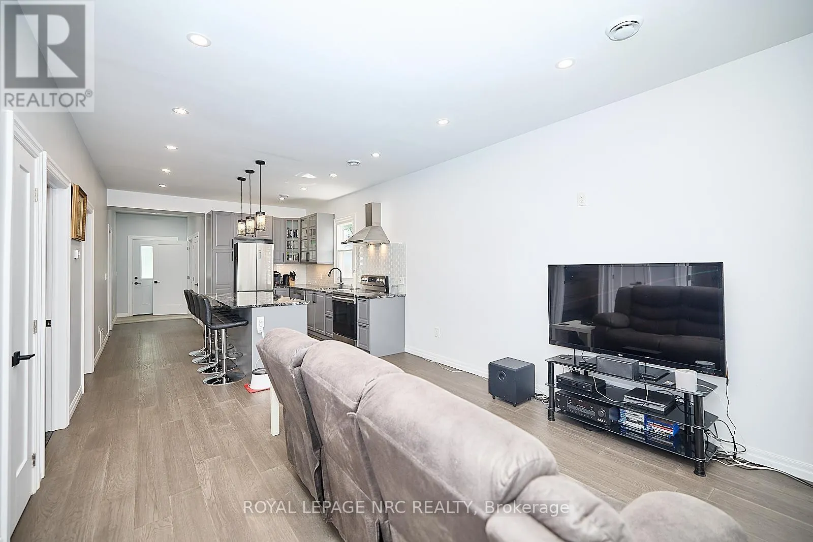 2 FAIRBURN AVENUE