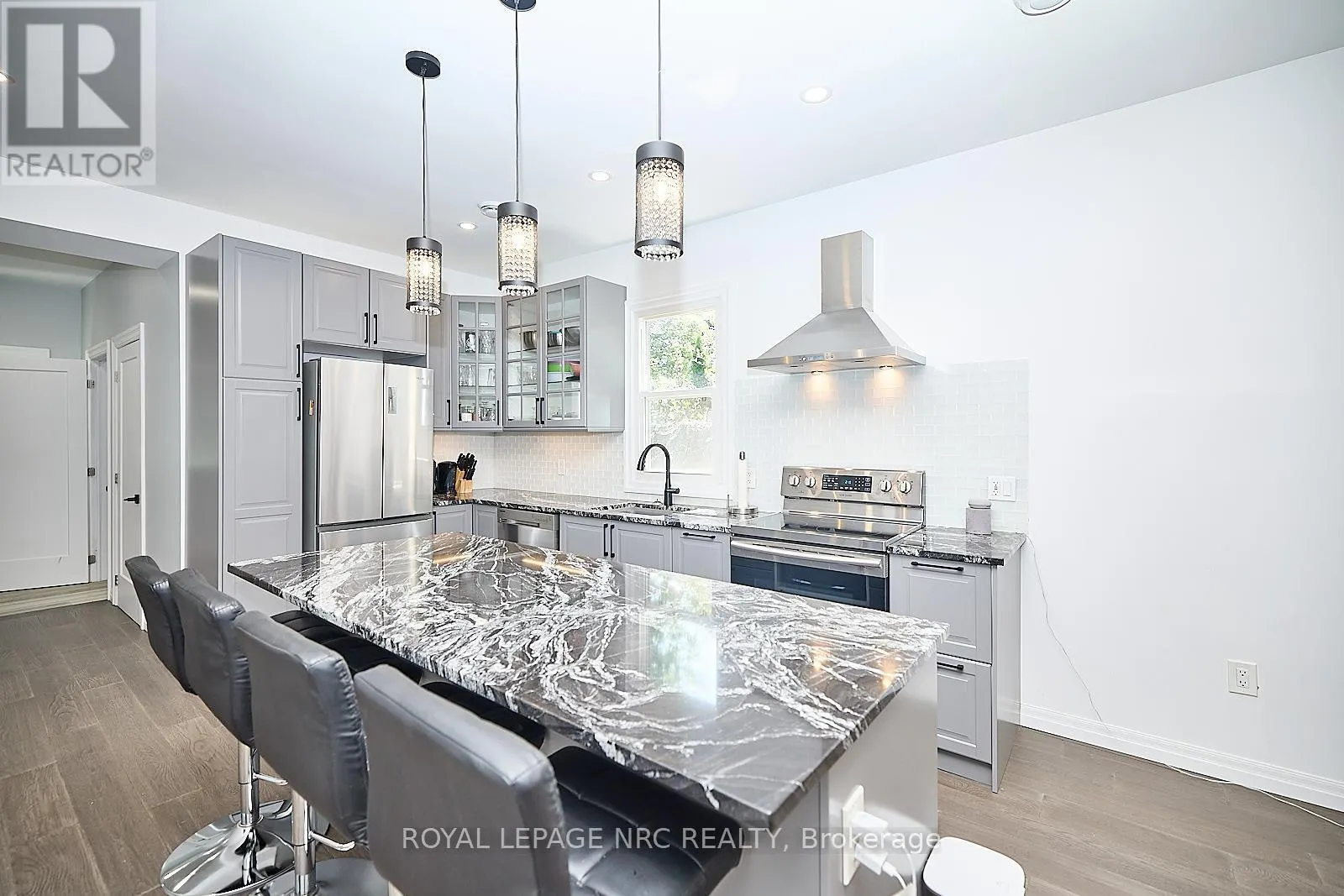 2 FAIRBURN AVENUE