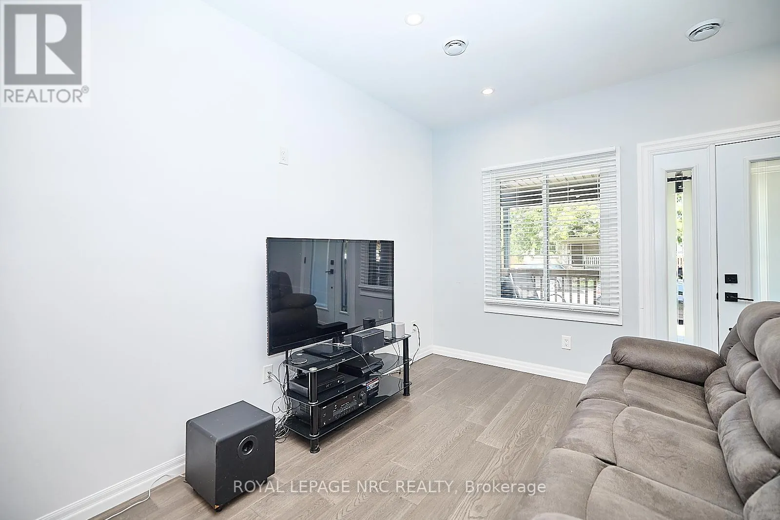 2 FAIRBURN AVENUE