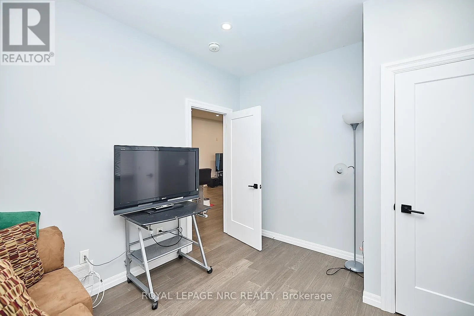 2 FAIRBURN AVENUE