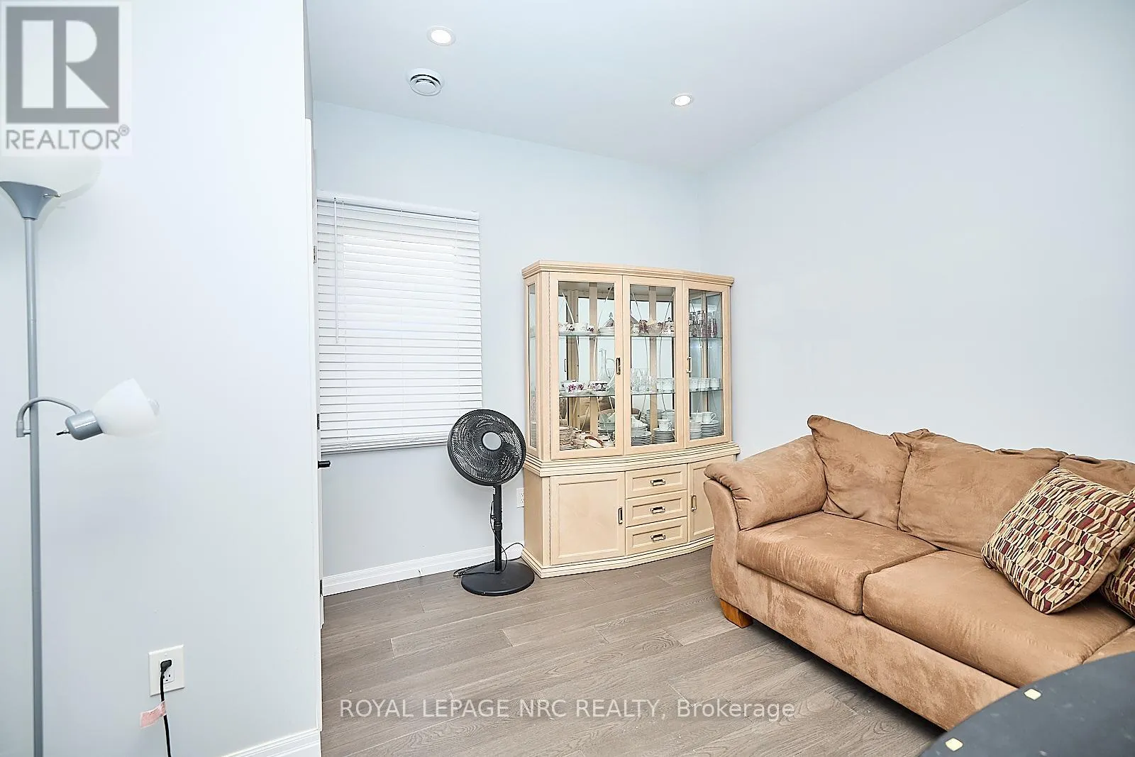 2 FAIRBURN AVENUE