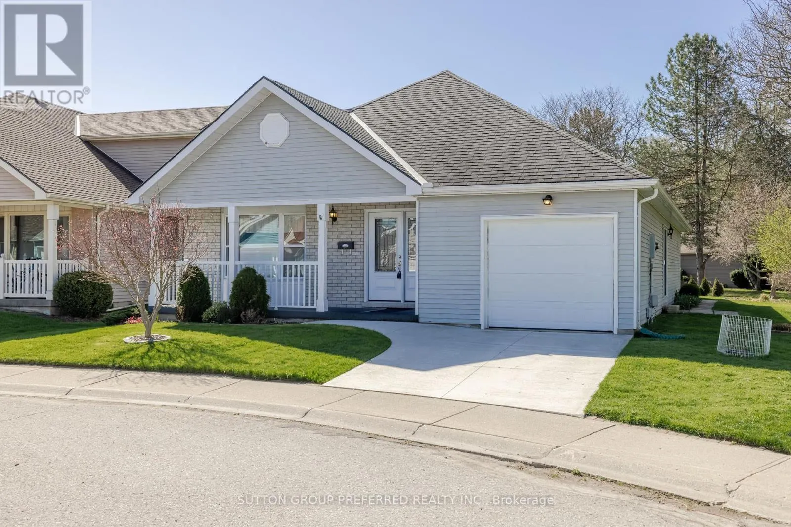 31 HAWKINS CRESCENT