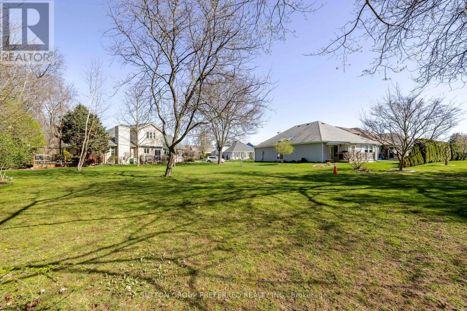 31 HAWKINS CRESCENT