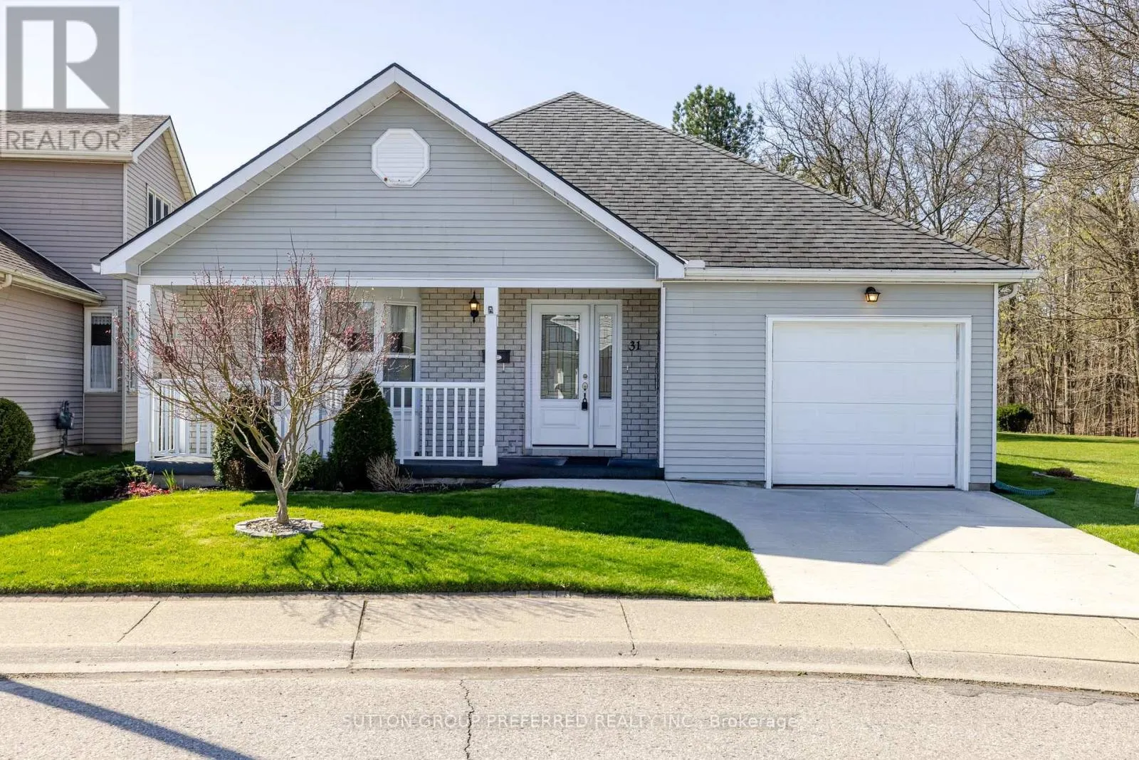 31 HAWKINS CRESCENT
