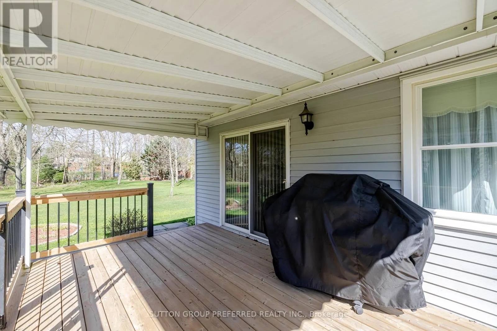 31 HAWKINS CRESCENT