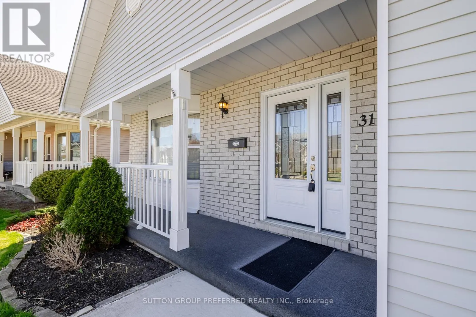 31 HAWKINS CRESCENT
