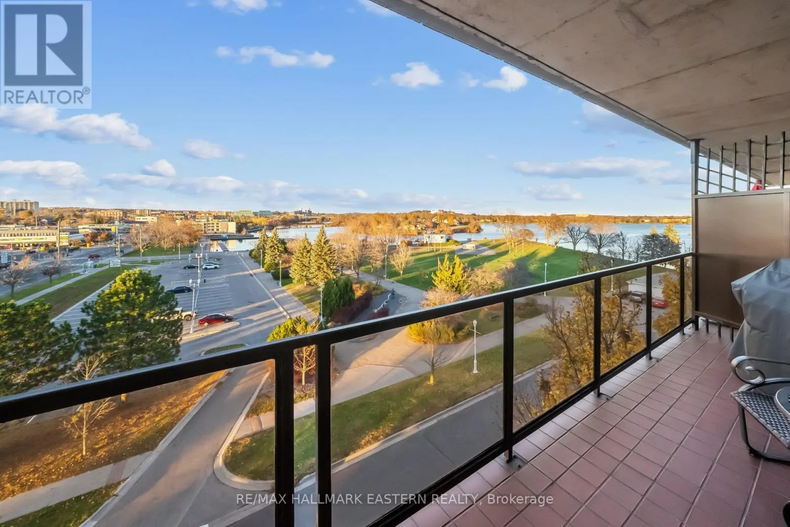 502 - 2 GEORGE STREET N, #502