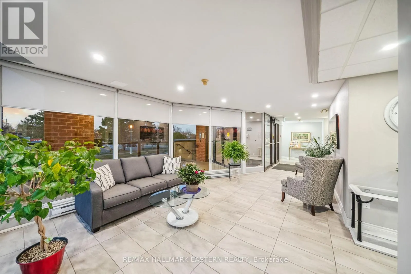 502 - 2 GEORGE STREET N, #502