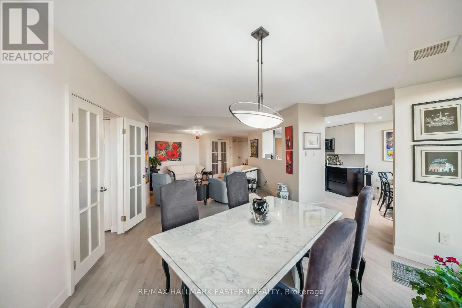 502 - 2 GEORGE STREET N, #502
