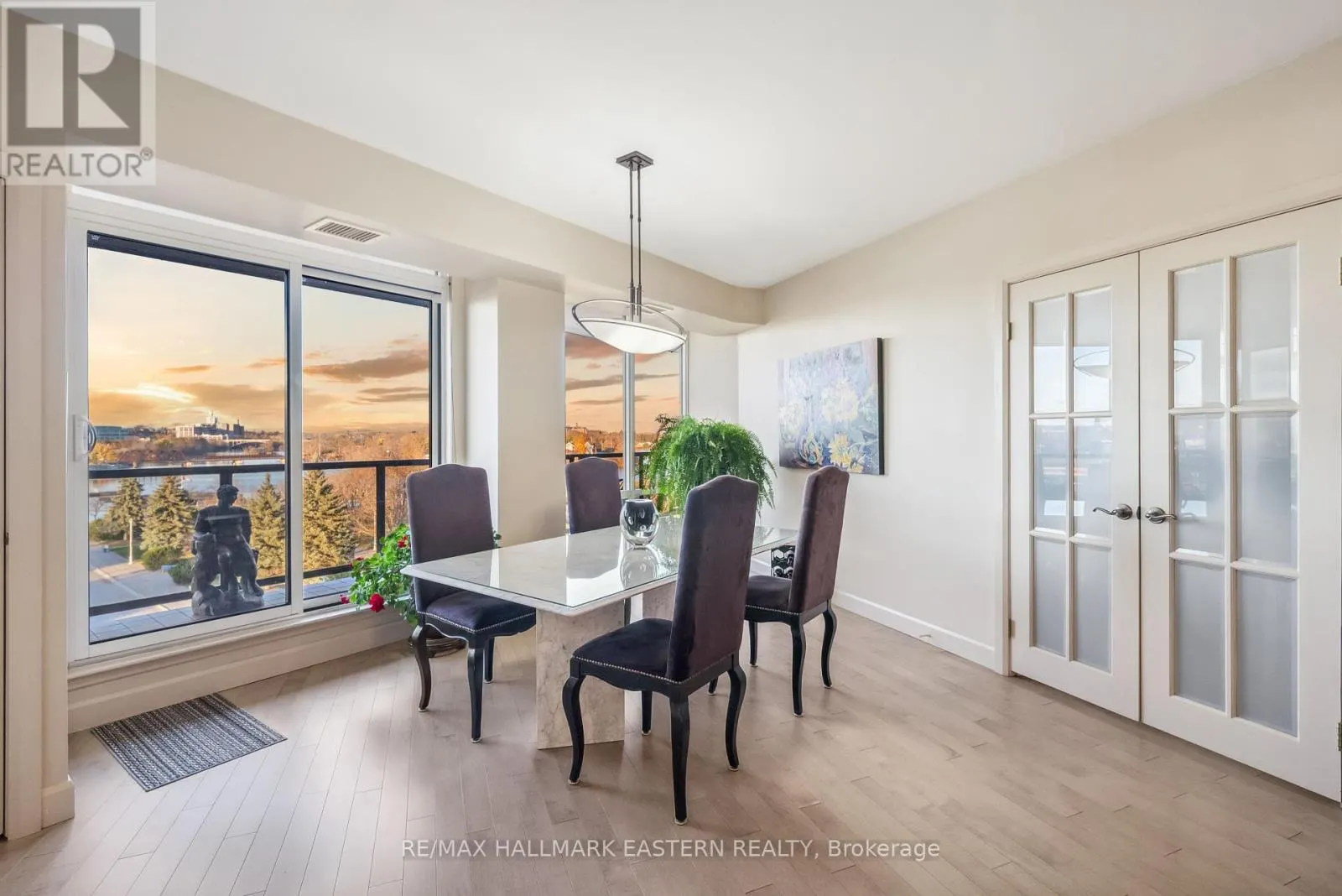 502 - 2 GEORGE STREET N, #502