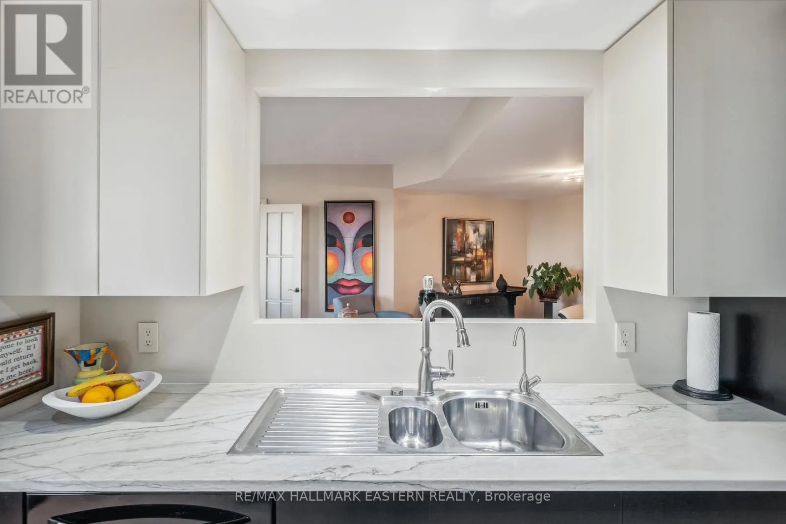 502 - 2 GEORGE STREET N, #502