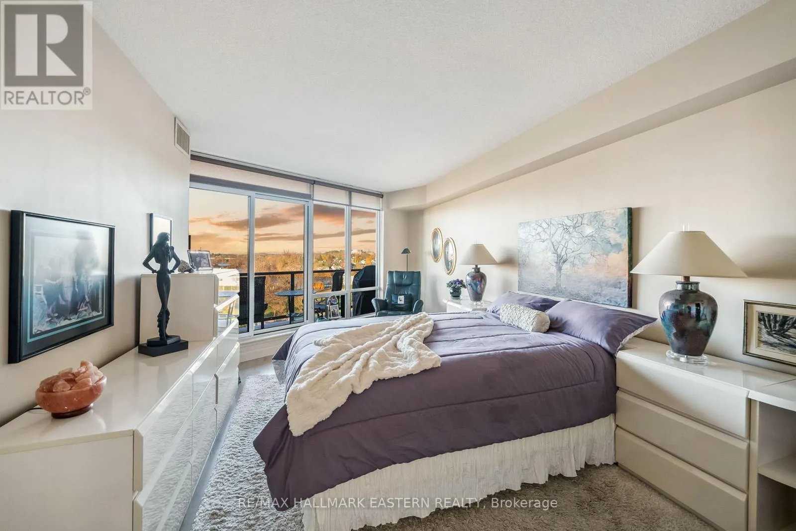 502 - 2 GEORGE STREET N, #502
