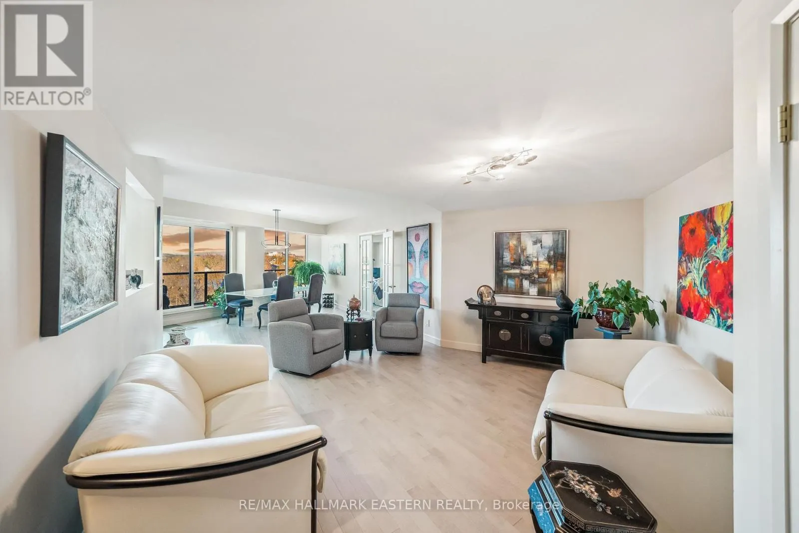 502 - 2 GEORGE STREET N, #502