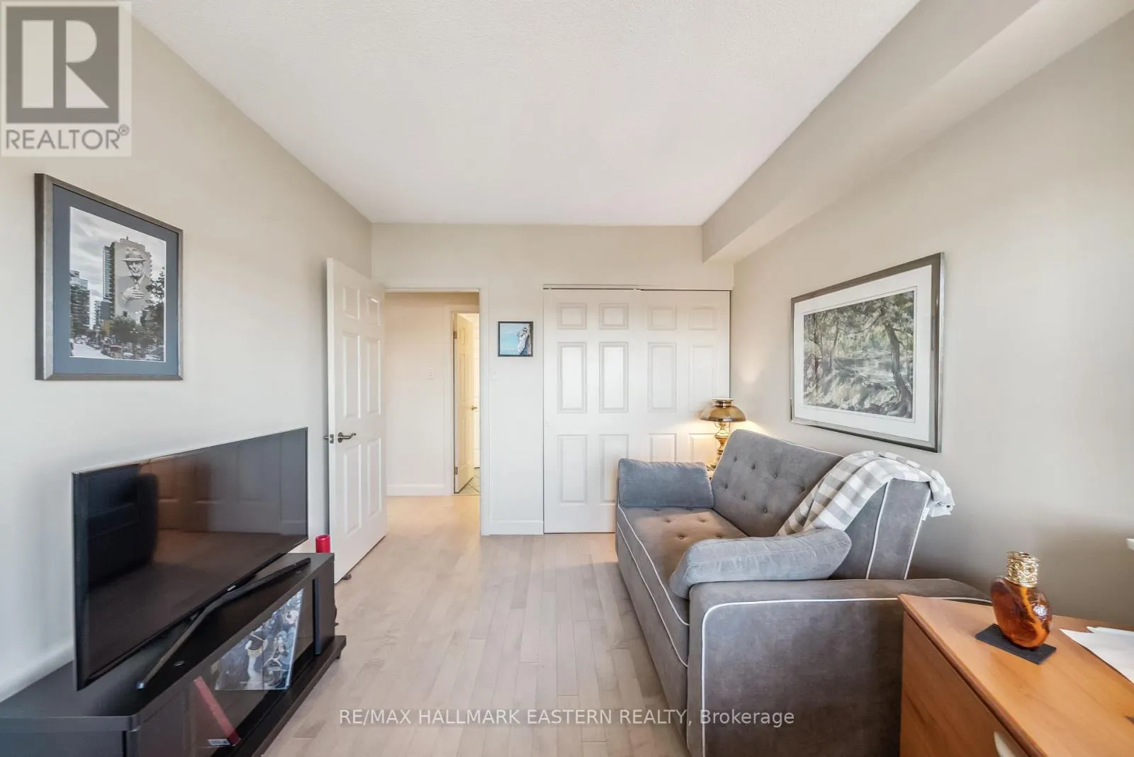 502 - 2 GEORGE STREET N, #502