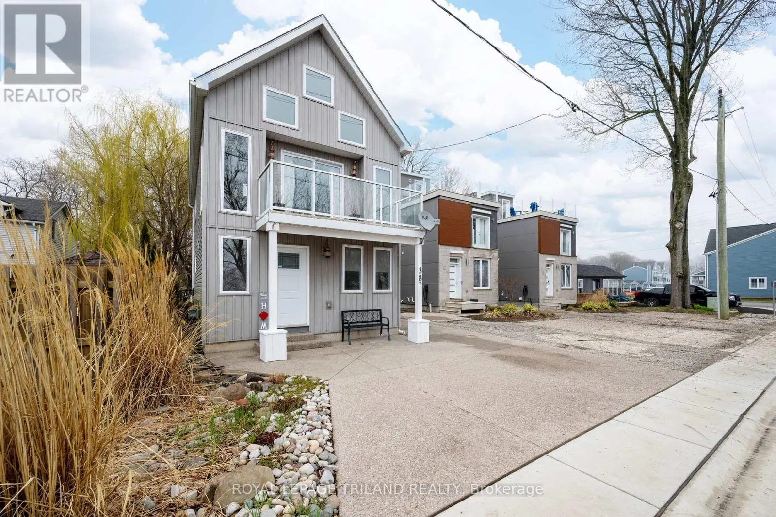 387 FRONT STREET