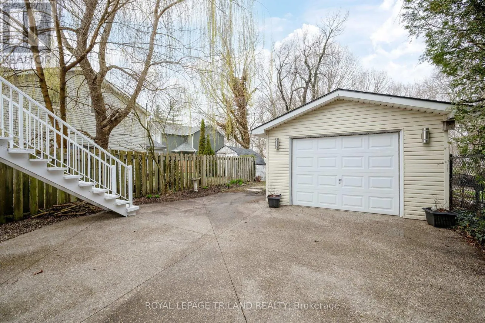 387 FRONT STREET