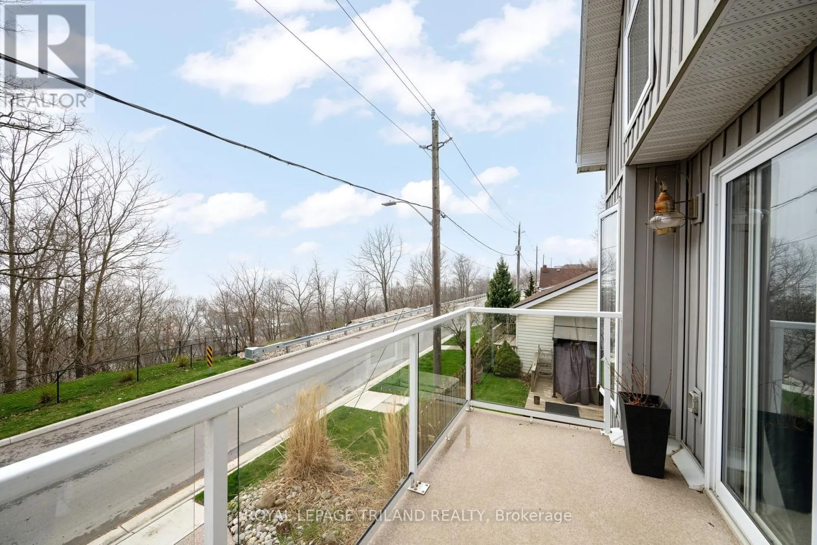 387 FRONT STREET