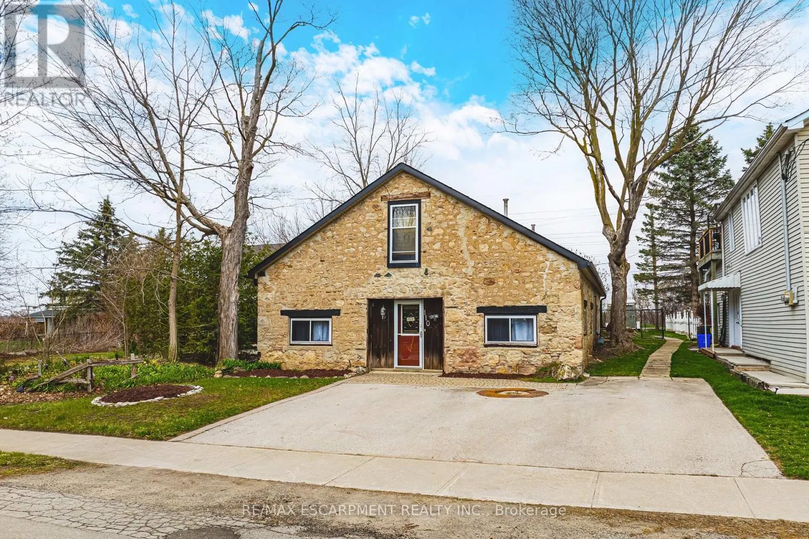 110 FREELTON ROAD