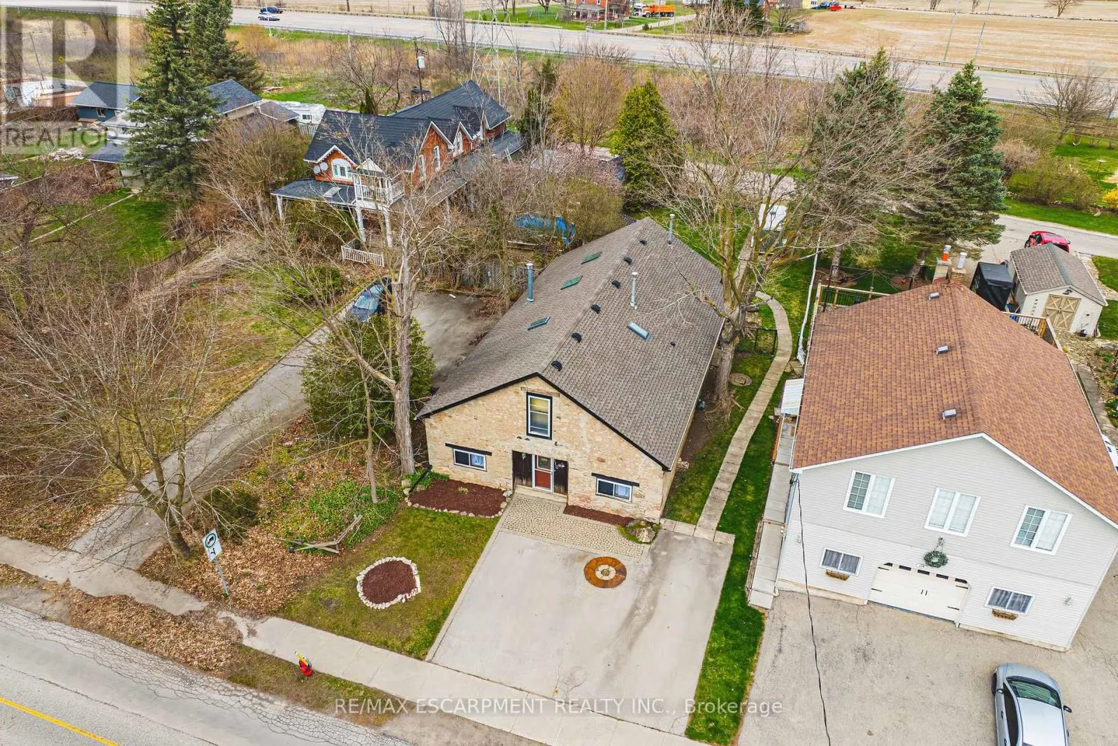110 FREELTON ROAD