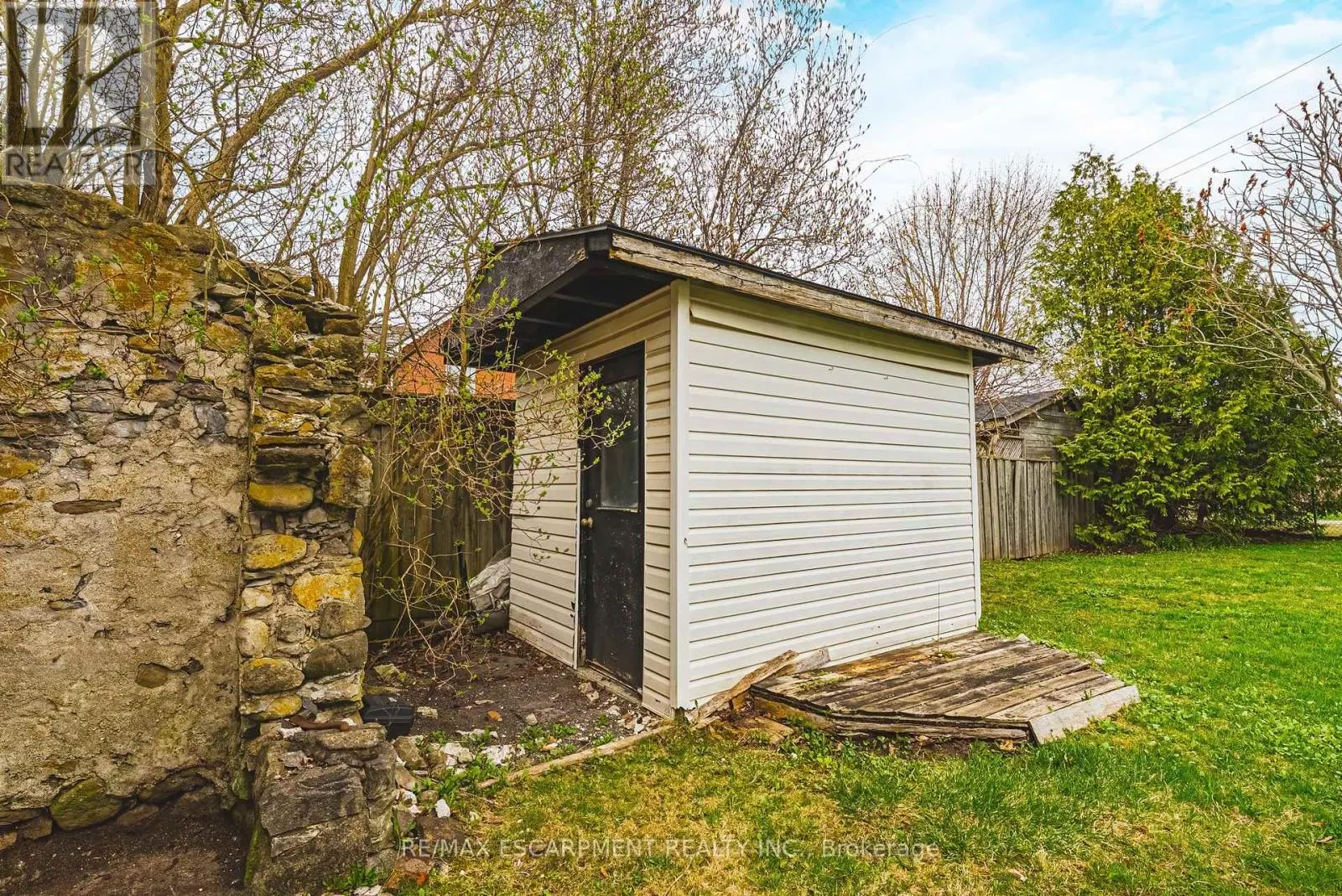 110 FREELTON ROAD