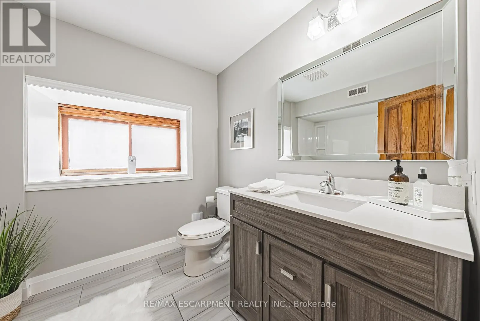 110 FREELTON ROAD