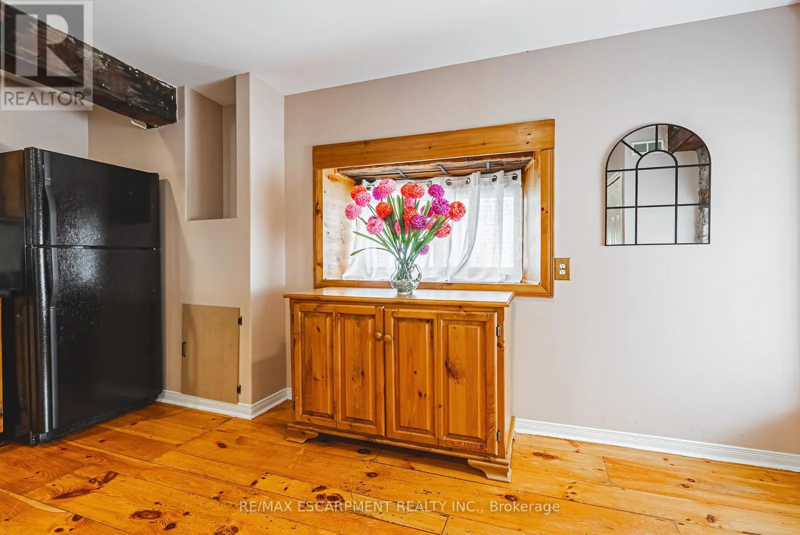 110 FREELTON ROAD