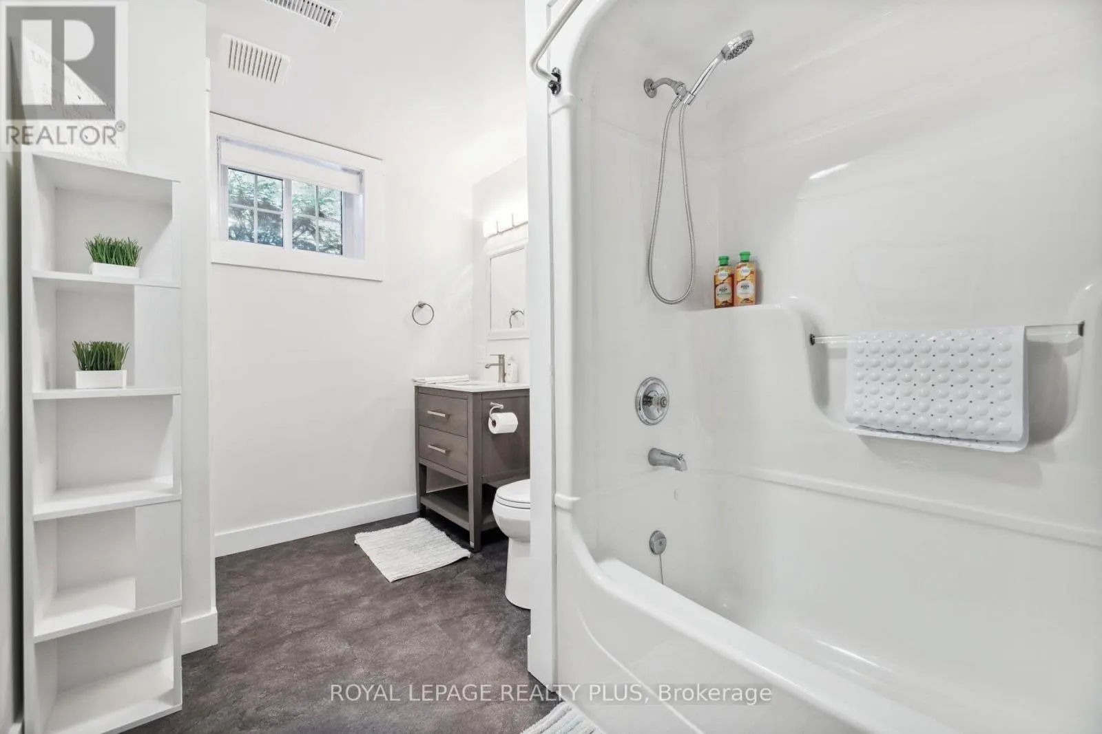 16 BLACK BEAR DRIVE