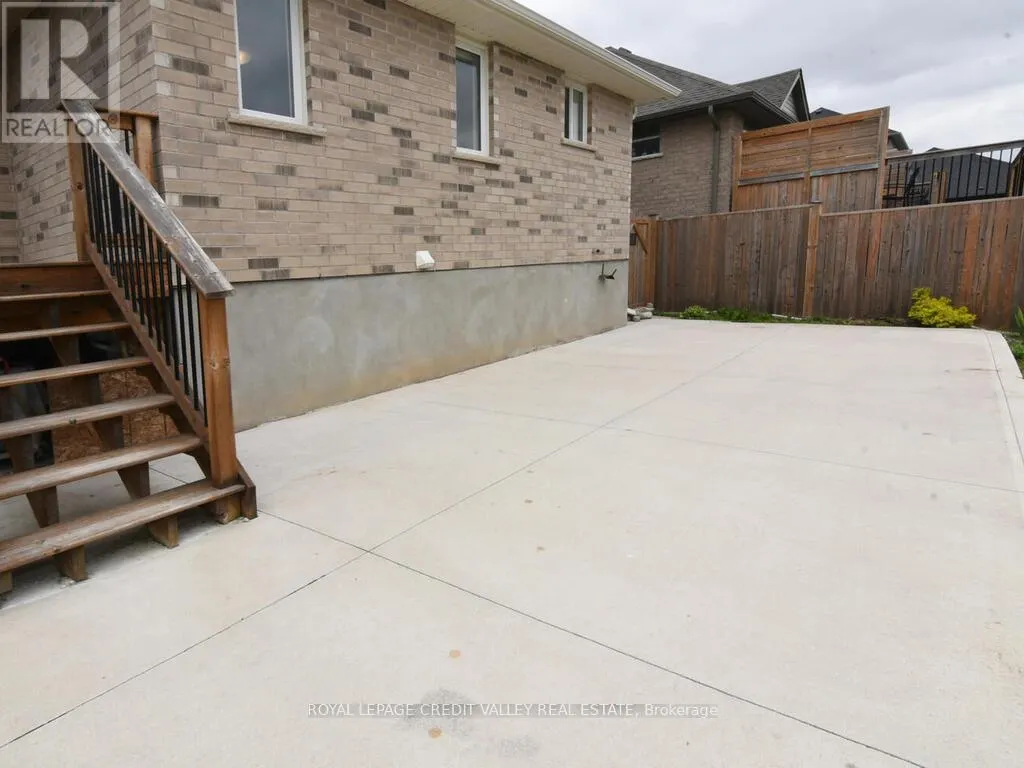 20 FOX HOLLOW COURT
