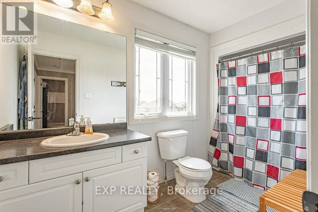 8 OLIVER CRESCENT