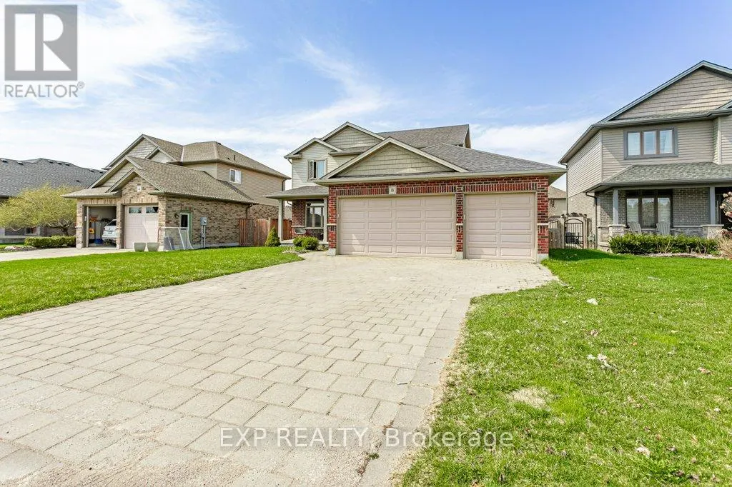 8 OLIVER CRESCENT