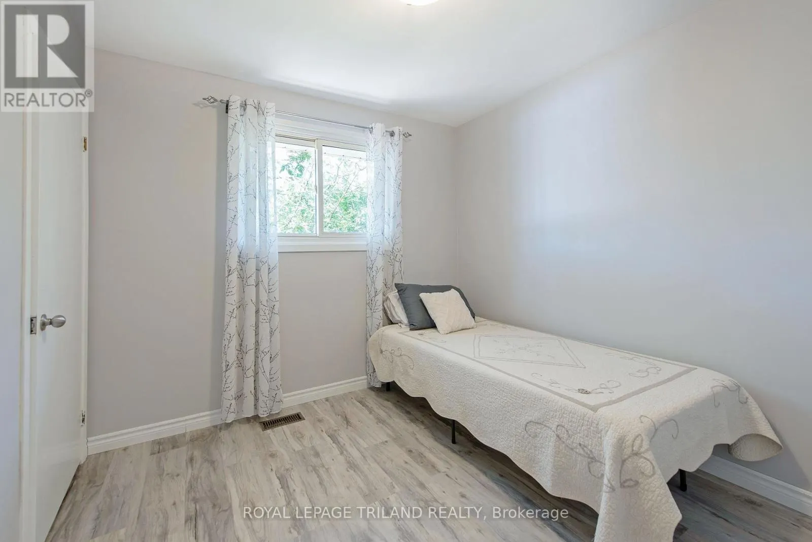 24 DUNWICH DRIVE