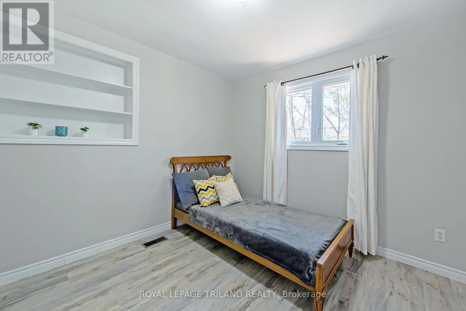 24 DUNWICH DRIVE