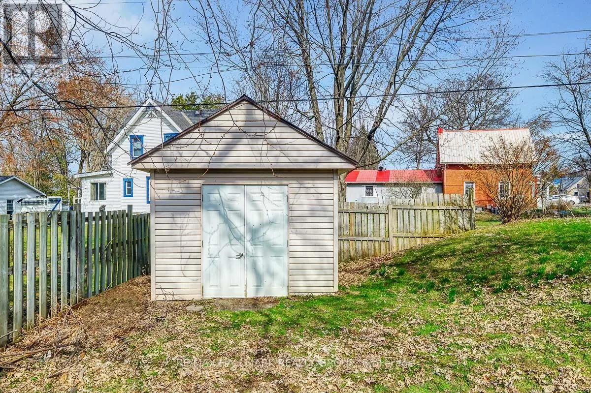 2527 OLD MONTREAL ROAD